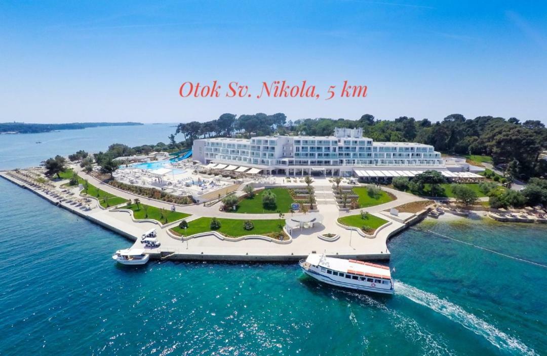 Nokturno Apartment, Self Check-In Porec Exterior photo